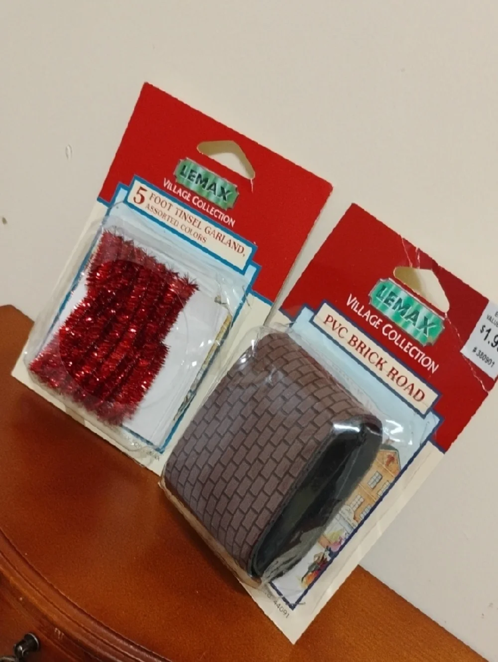 Lemax Village Collection Red Tinsel Garland & Brown PVC Brick Road Set